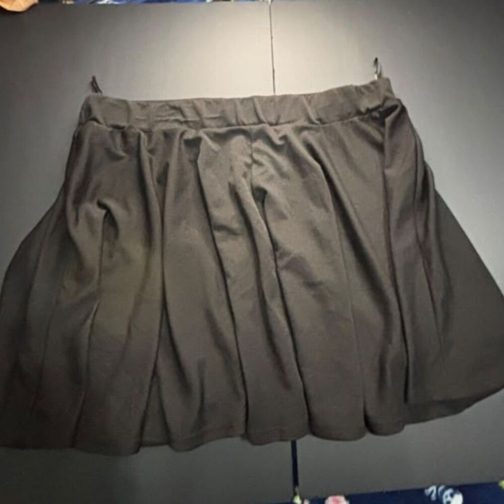 Plus size black skirt